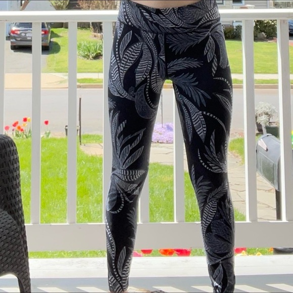 JoyLab Pants & Jumpsuits Joylab Black And White Leaf Design